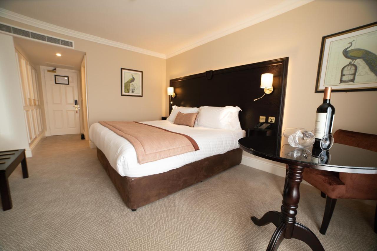 Finnstown Castle Hotel Lucan Bagian luar foto