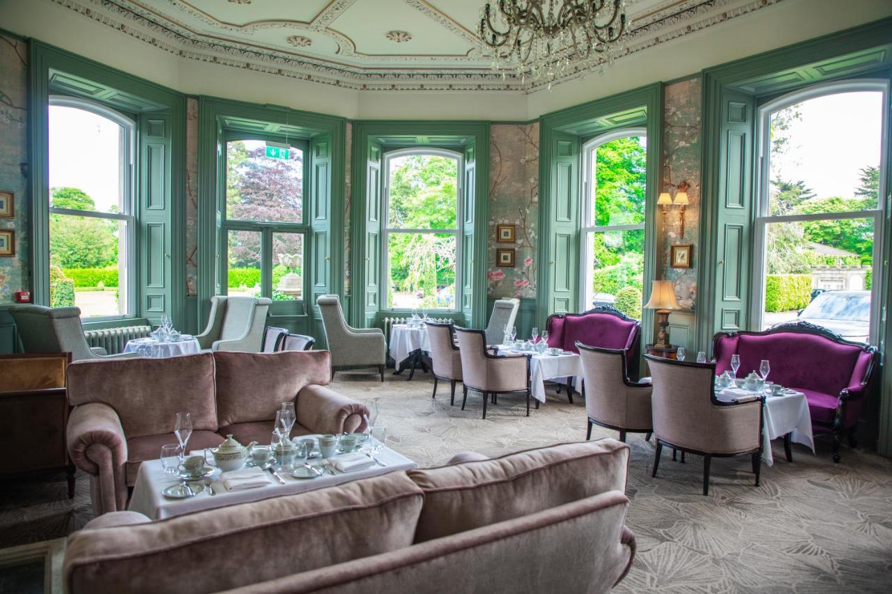 Finnstown Castle Hotel Lucan Bagian luar foto