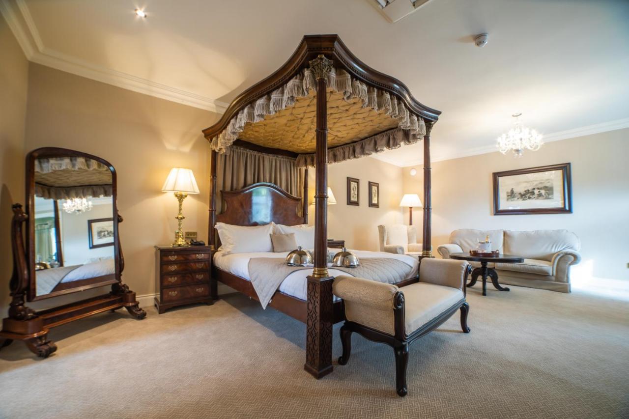 Finnstown Castle Hotel Lucan Bagian luar foto