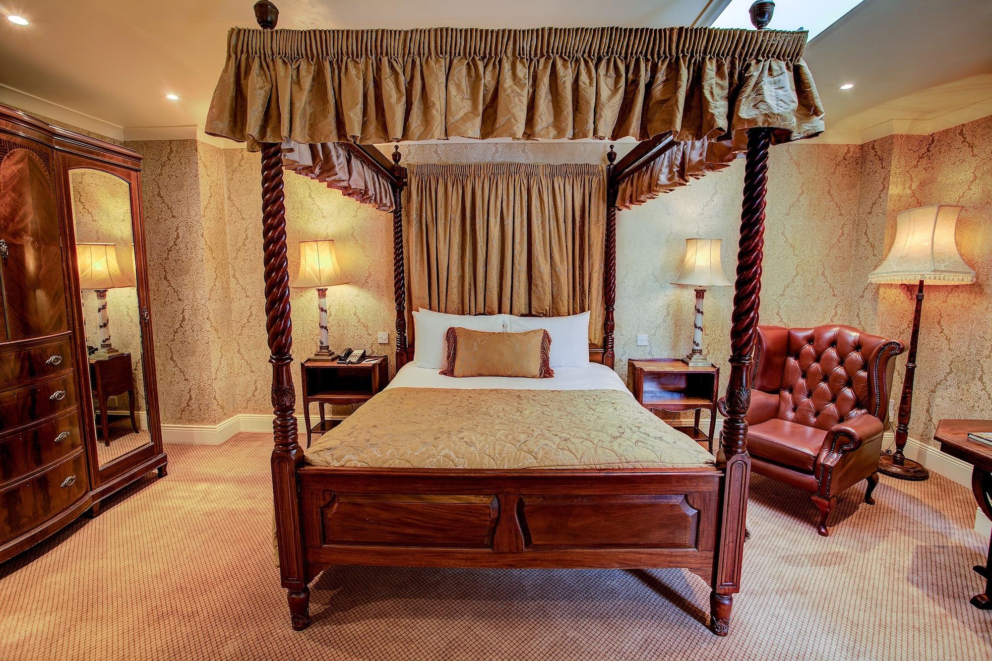 Finnstown Castle Hotel Lucan Bagian luar foto