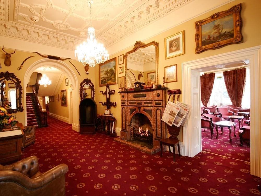 Finnstown Castle Hotel Lucan Bagian luar foto