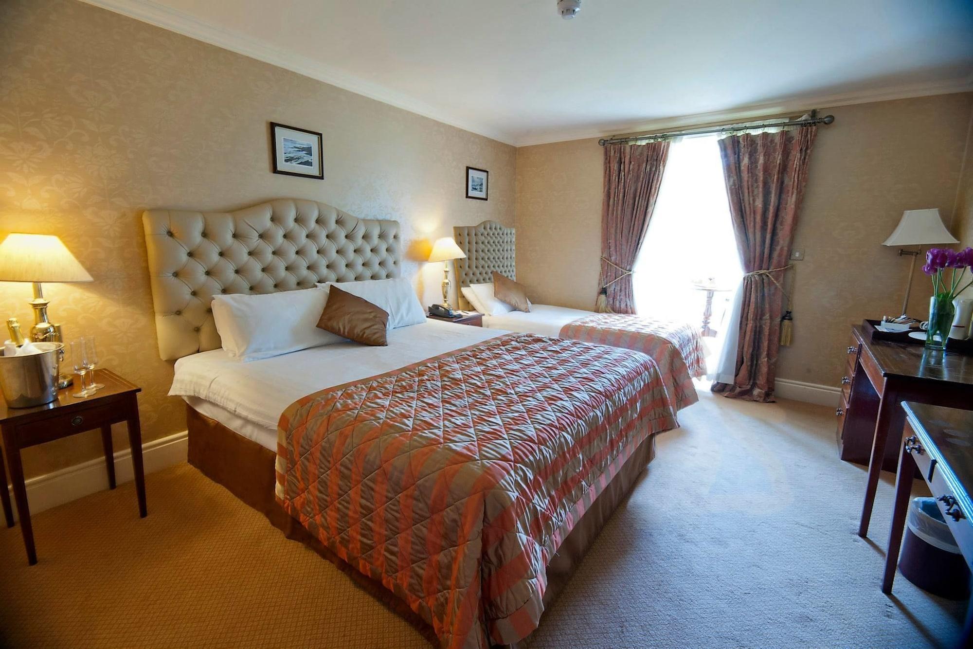 Finnstown Castle Hotel Lucan Bagian luar foto