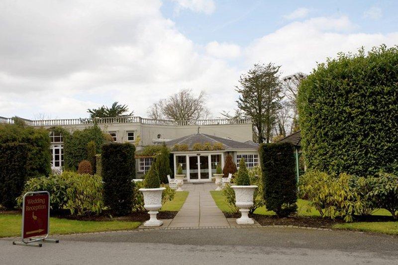 Finnstown Castle Hotel Lucan Bagian luar foto