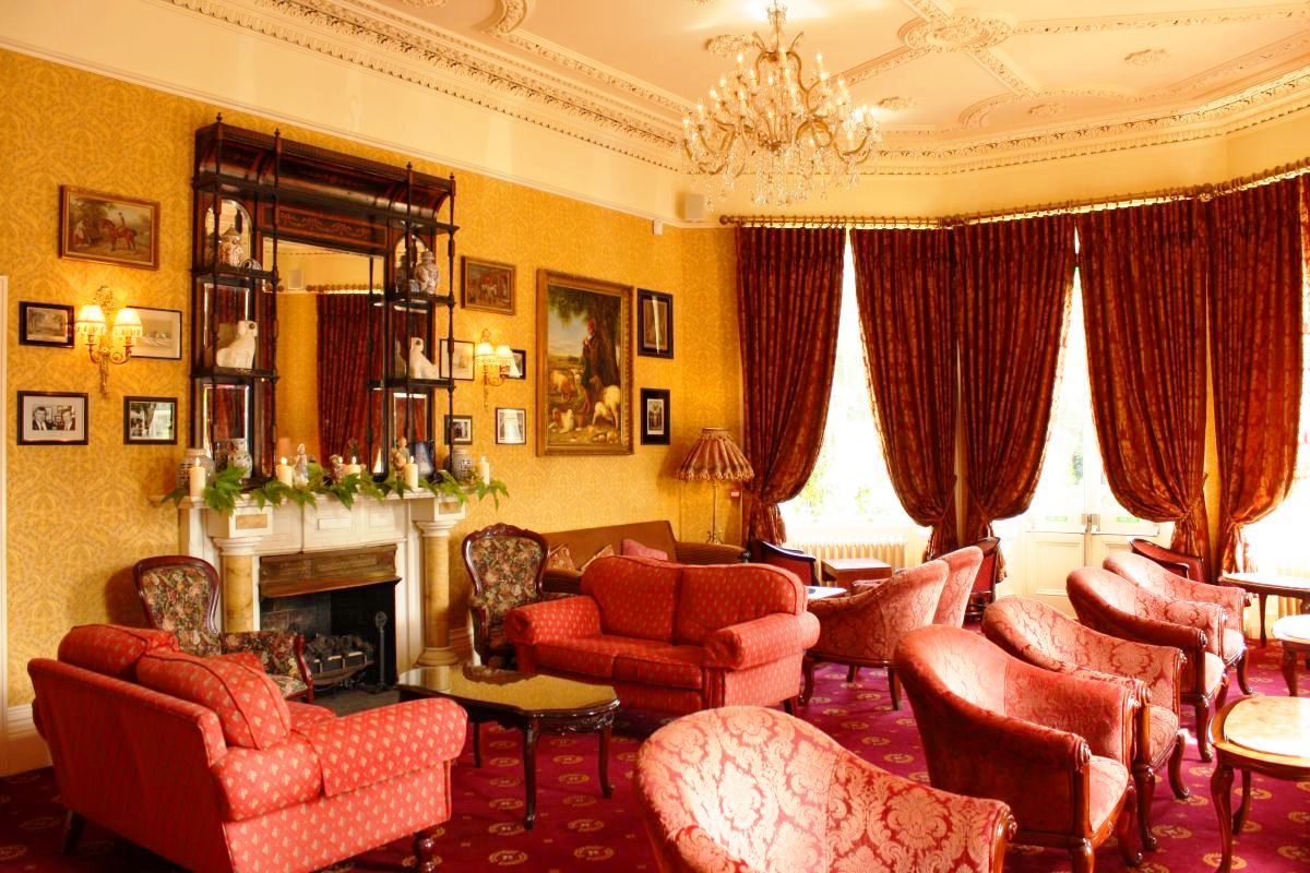 Finnstown Castle Hotel Lucan Bagian luar foto